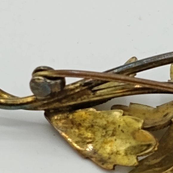 Flower Daisy Posy Bouquet Gold tone Milgrain Brooch Pin Vintage - Picture 9 of 15